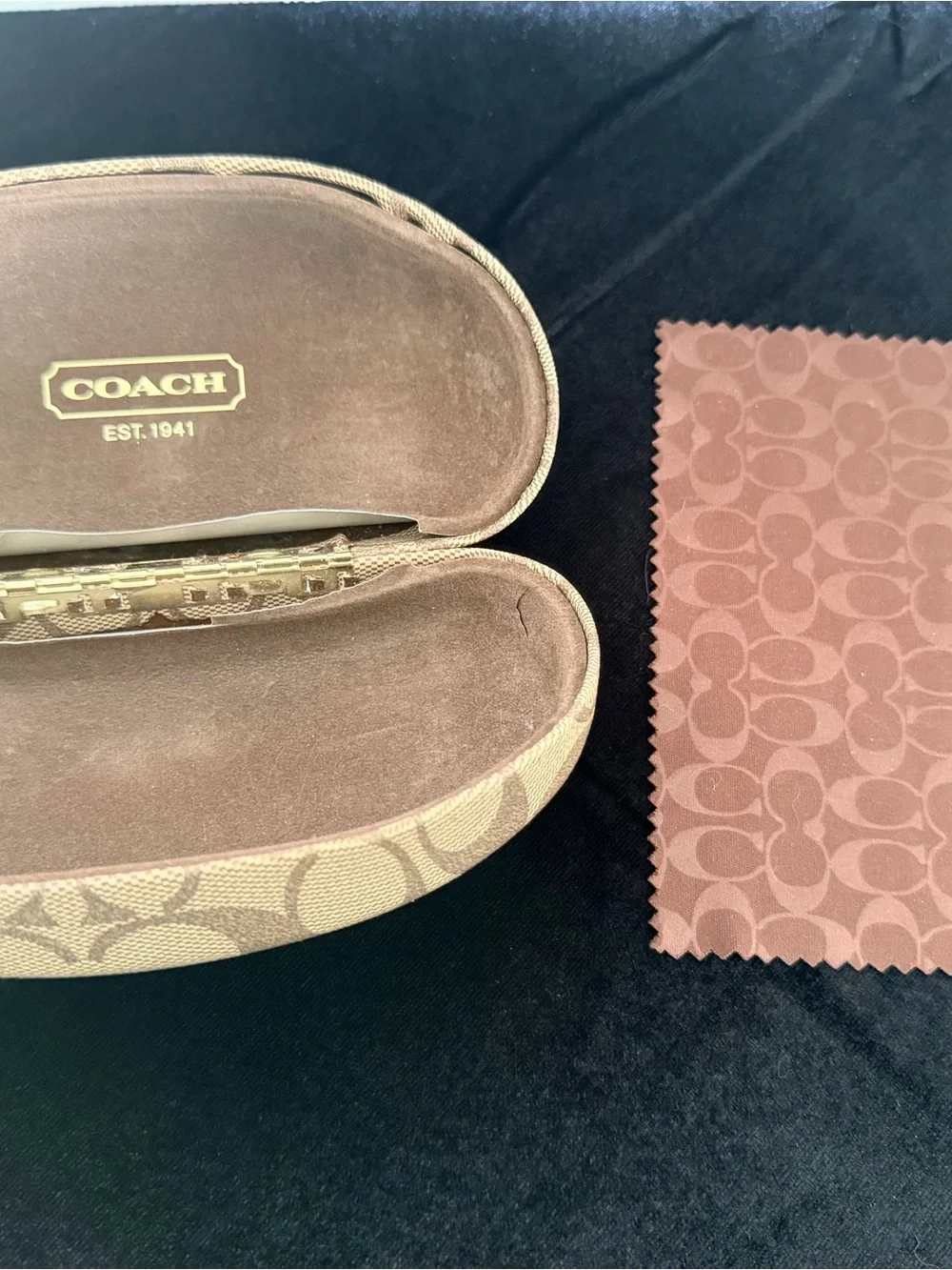 Coach HC8105 Amber Sunglasses Tortoise Ocelot Frame W/ Signature Case & Cloth